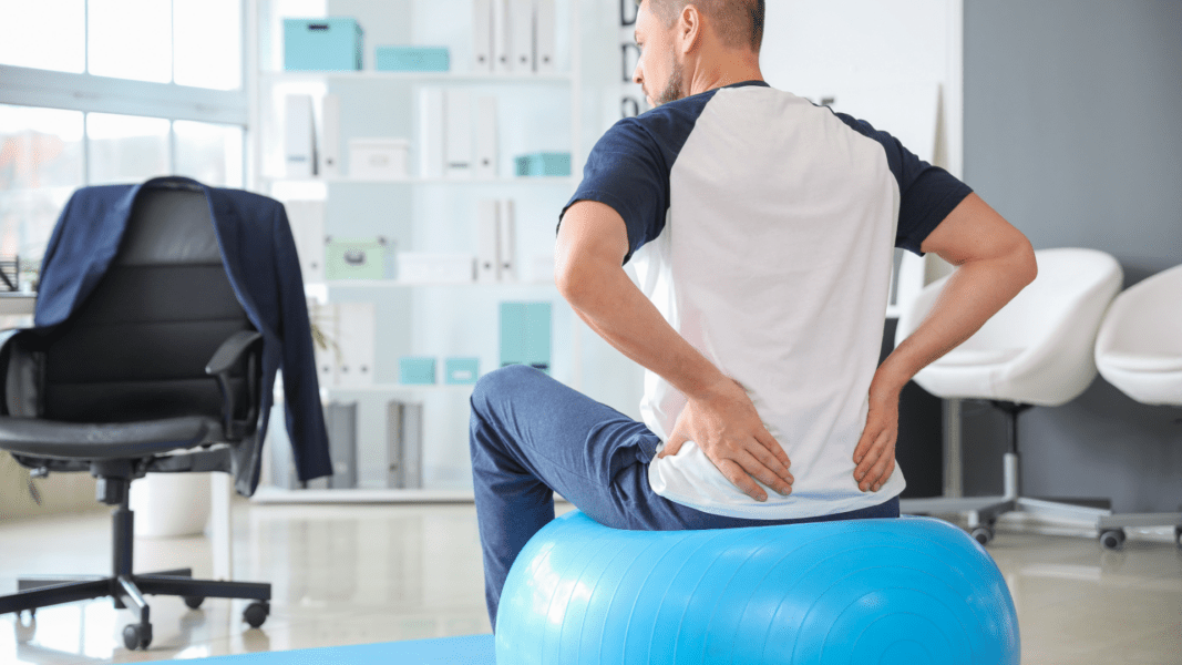 3 Exercícios Simples Para Melhorar Sua Postura no Trabalho